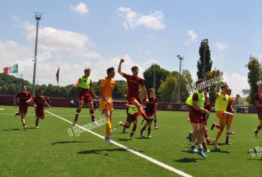 I ragazzi dell'Under 15 esultano per l'accesso in semifinale