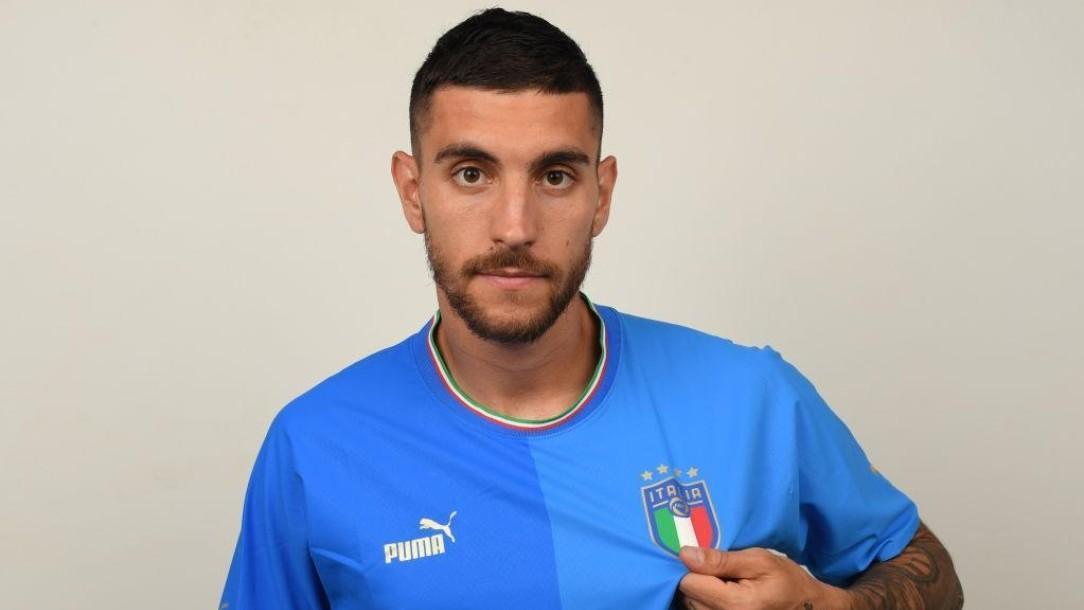 Il capitano giallorosso Lorenzo Pellegrini con la nuova maglia della Nazionale targata Puma (Getty Images)