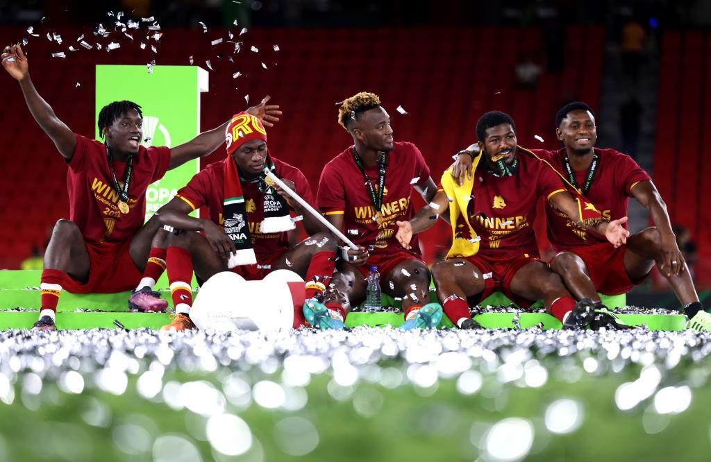 Maitland-Niles, Diawara, Felix, Abraham e Darboe (As Roma via Getty Images)