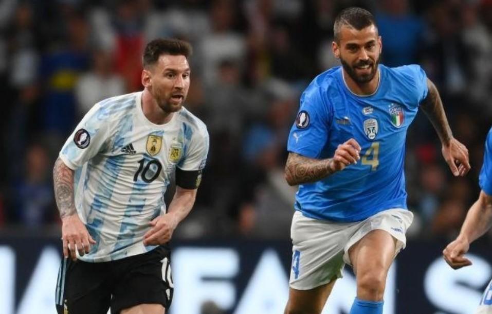 Leonardo Spinazzola in azione contro l'Argentina (Getty Images)