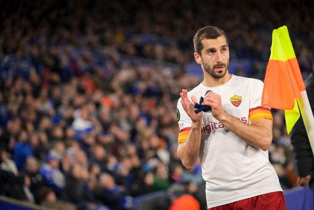 Mkhitaryan al King Power Stadium durante la semifinale contro il Leicester (As Roma via Getty Images)