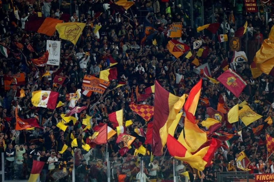 I tifosi della Roma in Curva Sud (As Roma via Getty Images)
