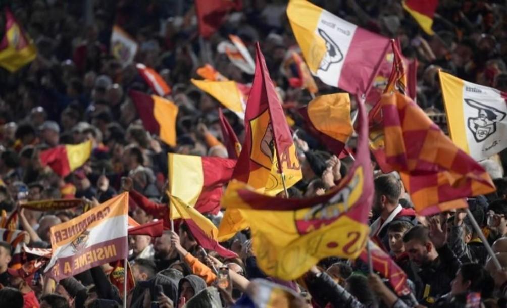 Tifosi della Roma all'Olimpico (As Roma via Getty Images)