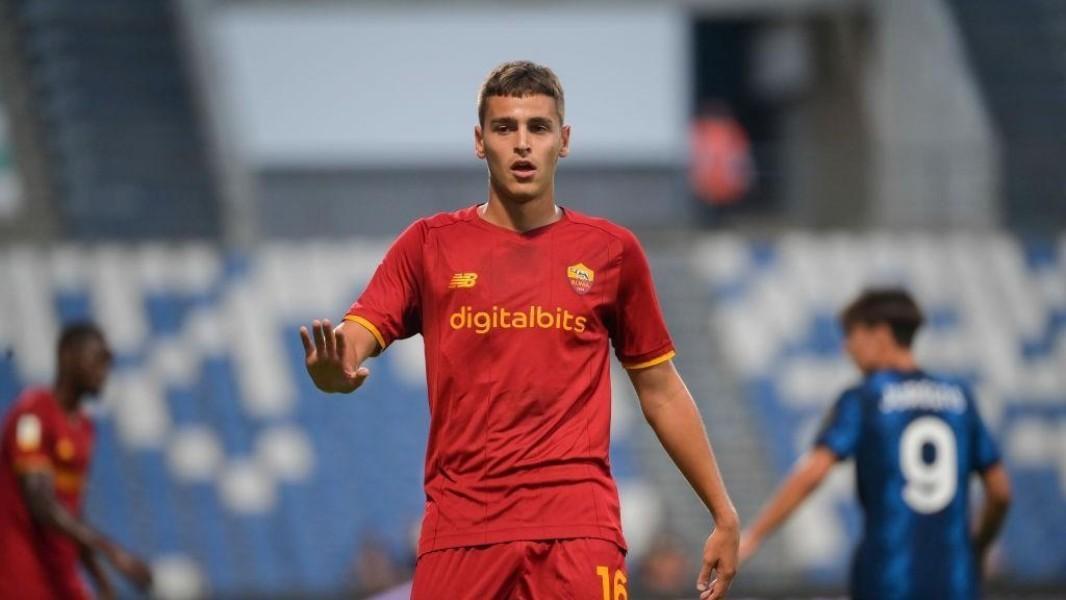 Giacomo Faticanti in azione con la maglia della Roma Primavera