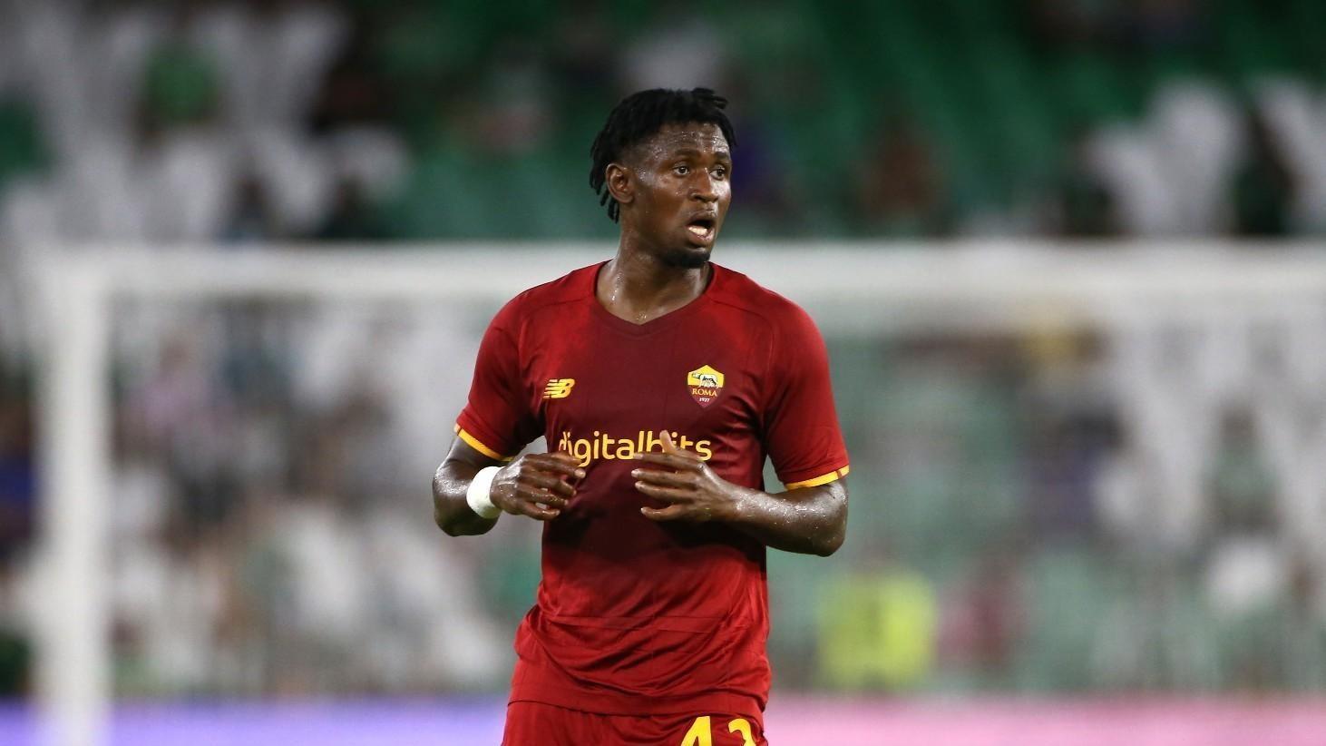 Amadou Diawara con la maglia della Roma, di Mancini