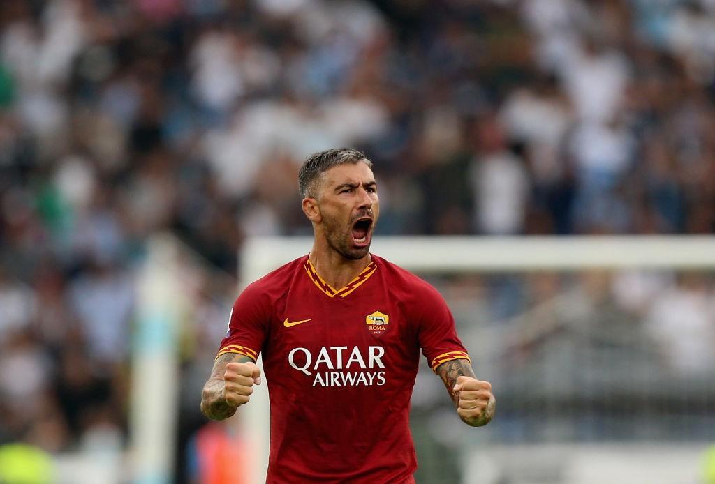 Kolarov esulta dopo una rete su punizione nel derby (As Roma via Getty Images)