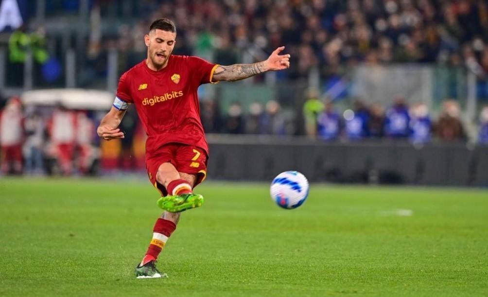 Lorenzo Pellegrini in azione con la maglia della Roma