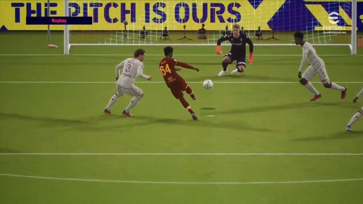 FElix Afena-Gyan al momento del gol del momentaneo 1-1 tra Urma43 e Usmakabyle (Konami Digital Entertainment)