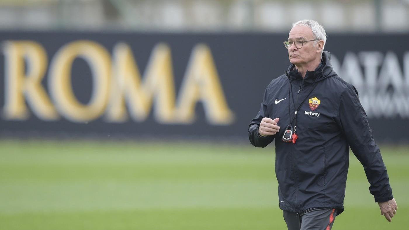 Ranieri dirige l'allenamento, di LaPresse