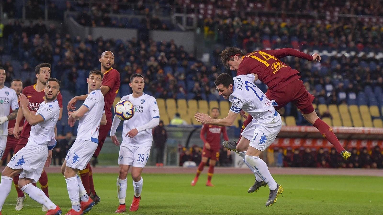 Lo stacco di Schick per il gol da tre punti, di LaPresse