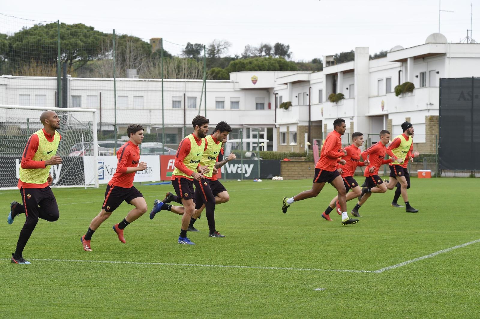 La squadra durante uno scatto, di LaPresse