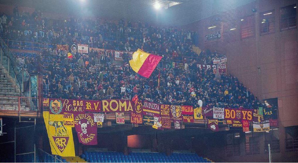 I tifosi della Roma al Ferraris di Genoa