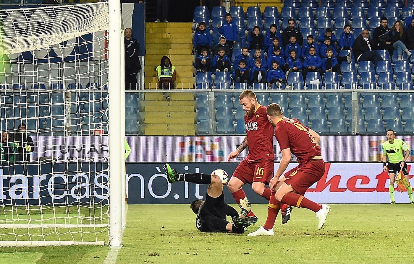 Il gol di De Rossi contro la Sampdoria, di LaPresse