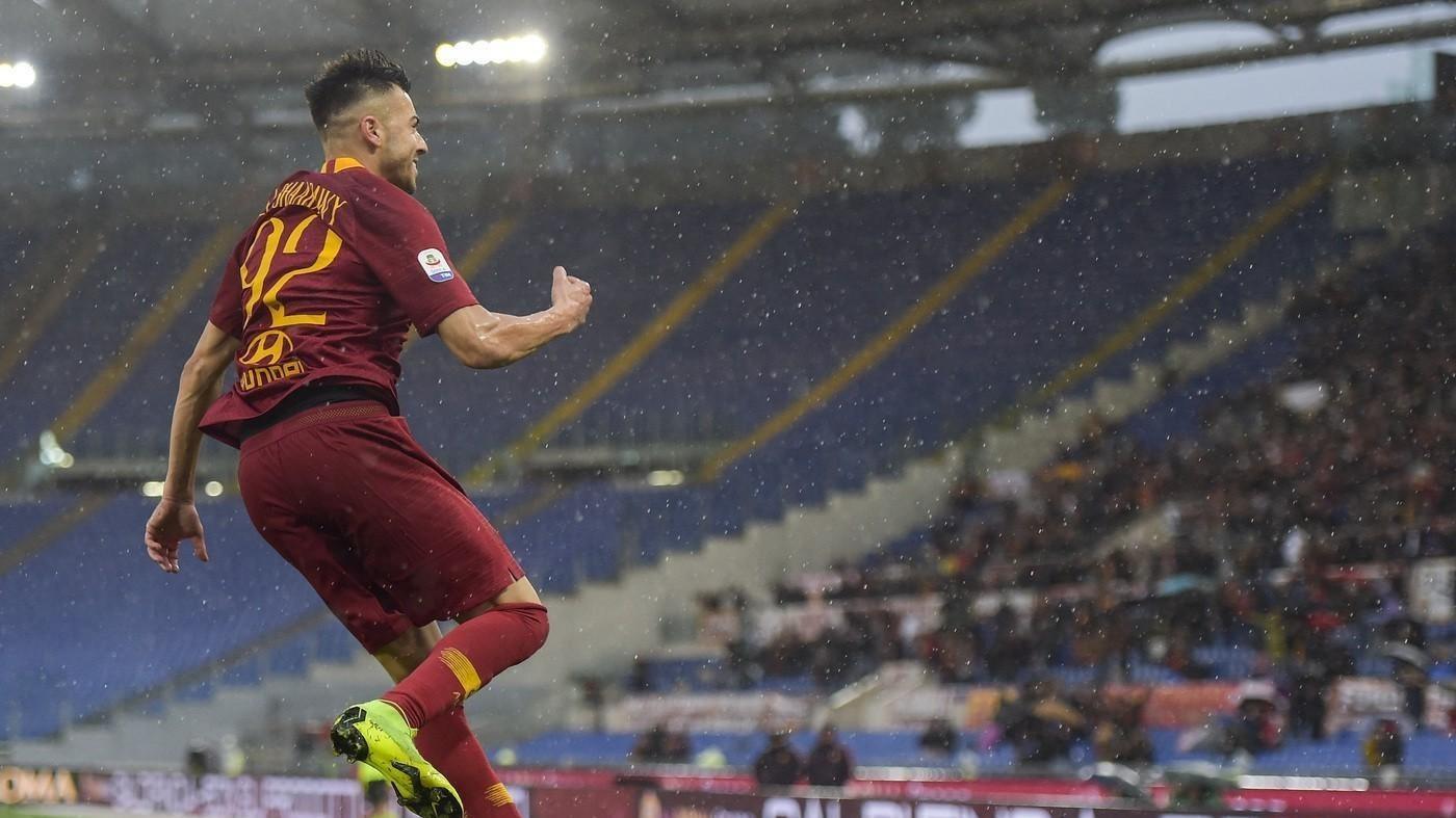 Stephan El Shaarawy esulta dopo uno dei suoi 9 gol in campionato, di LaPresse