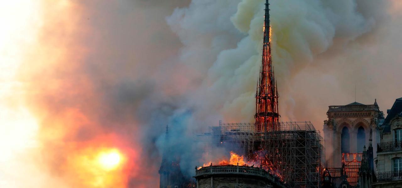 L'incendio alla cattedrale di Notre Dame, di LaPresse