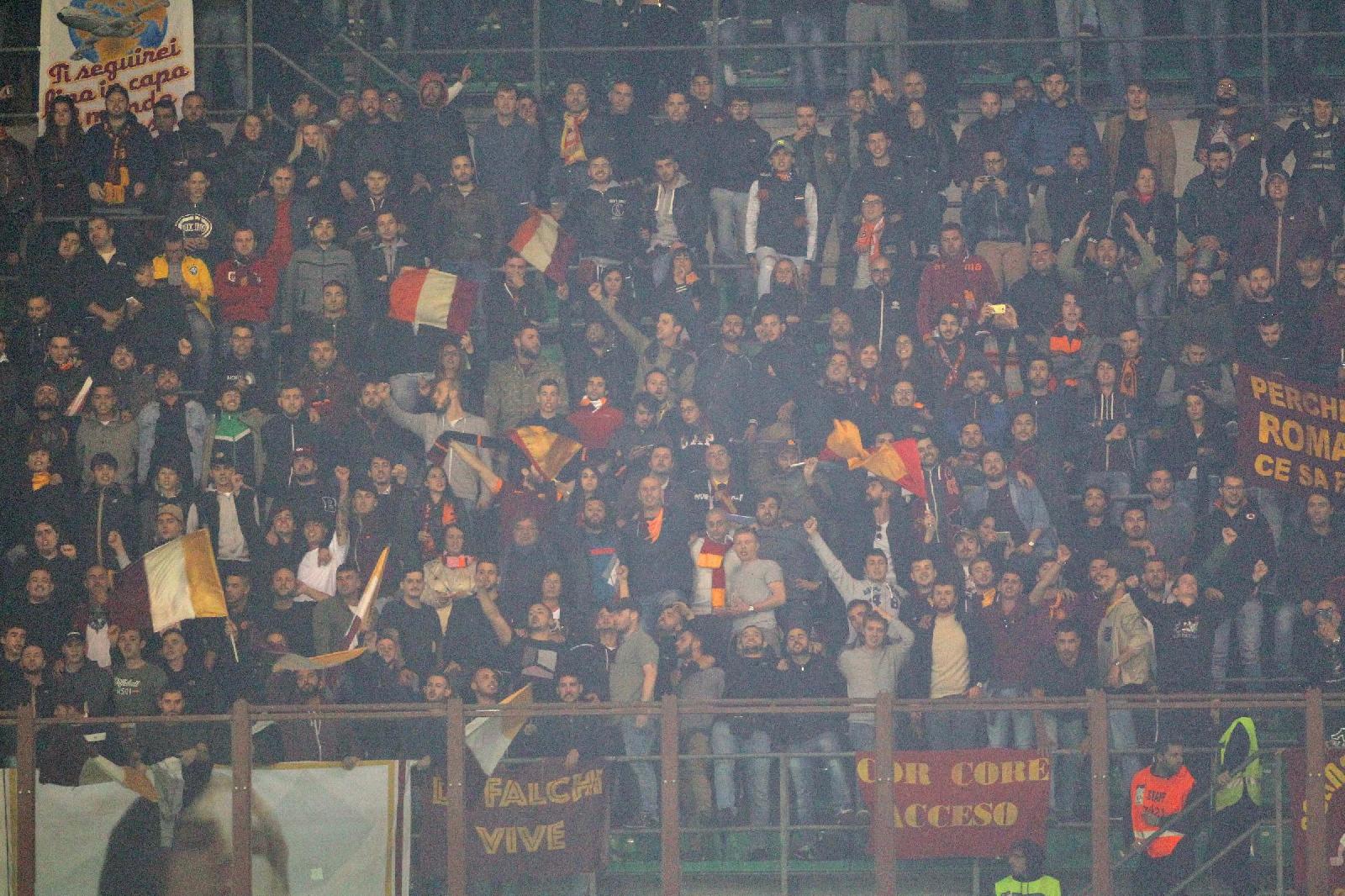 Tifosi romanisti a San Siro, di Mancini