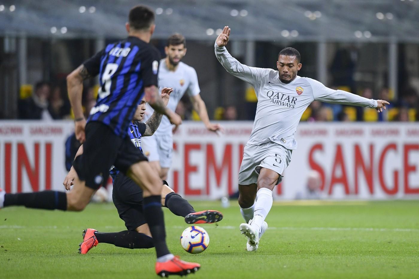 Juan Jesus nella partita contro l'Inter, di LaPresse