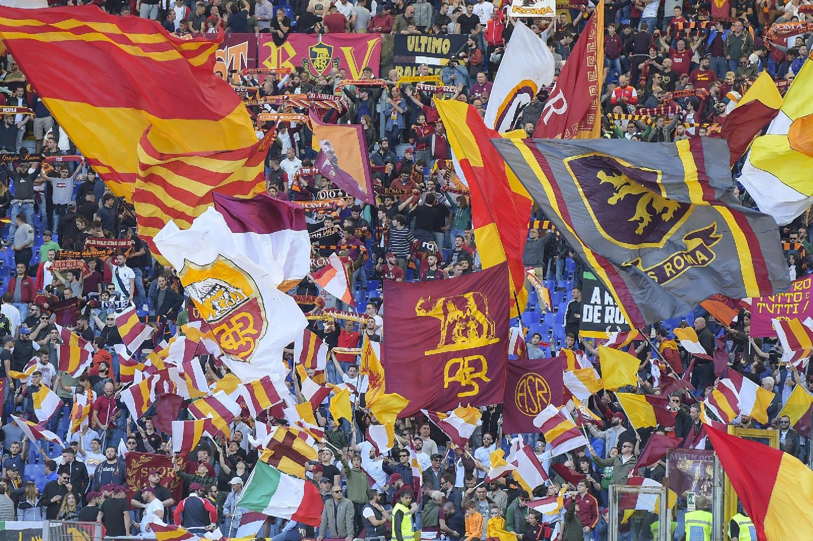 La Curva Sud durante Roma-Cagliari, di LaPresse