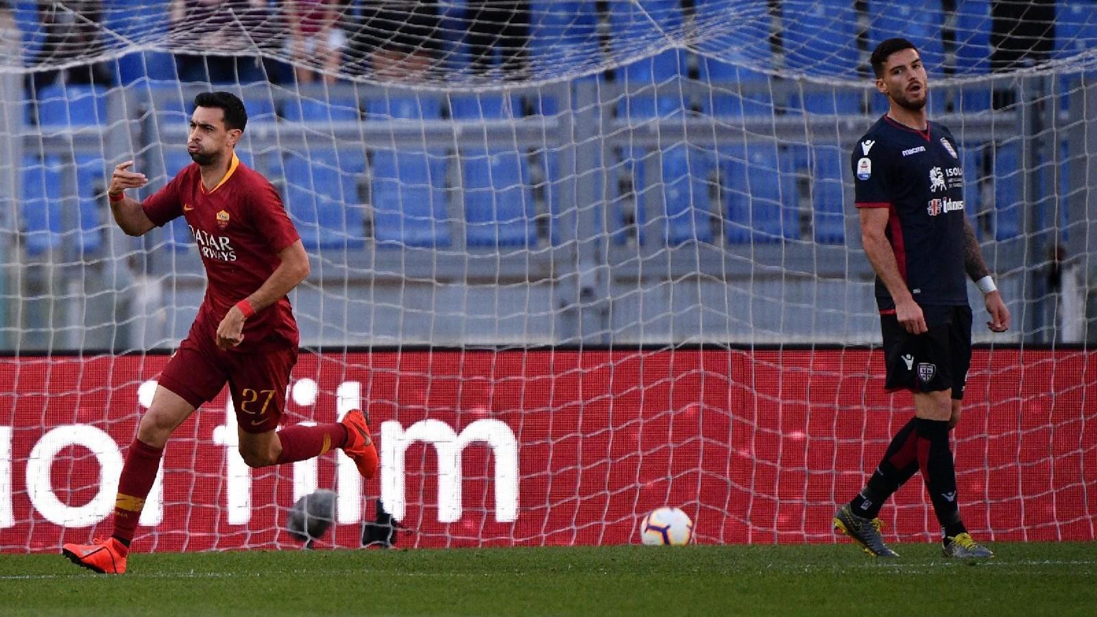 Javier Pastore esulta dopo il gol al Cagliari, di LaPresse