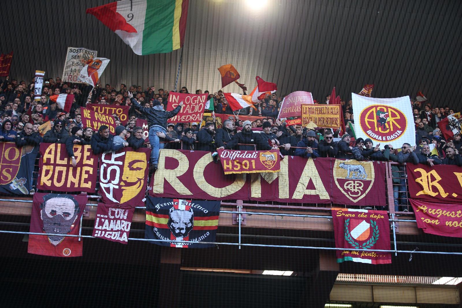 I tifosi romanisti al Ferraris, di Mancini