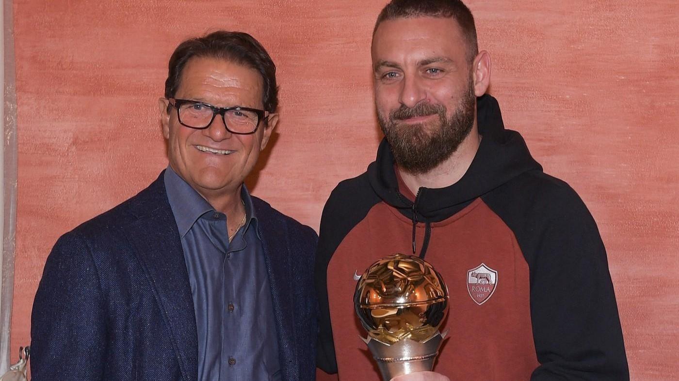 Fabio Capello consegna a Daniele De Rossi il Premio Giacomo Bulgarelli 2017-18, di LaPresse