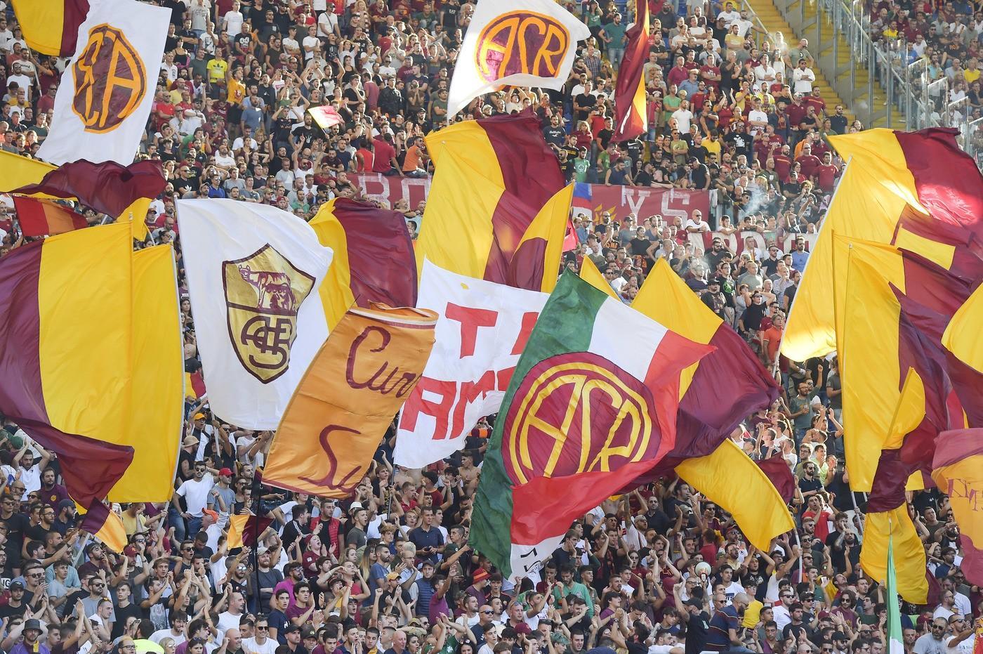 La Curva Sud dello Stadio Olimpico, di LaPresse