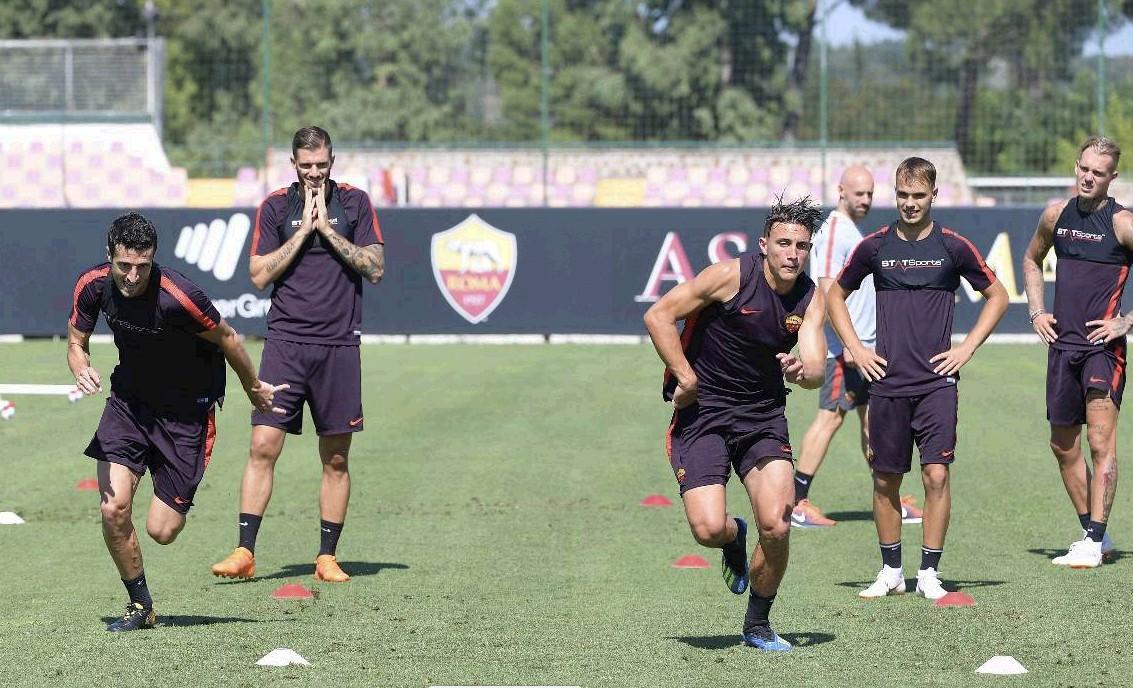 Uno scatto del ritiro della Roma nella scorsa estate a Trigoria, di LaPresse