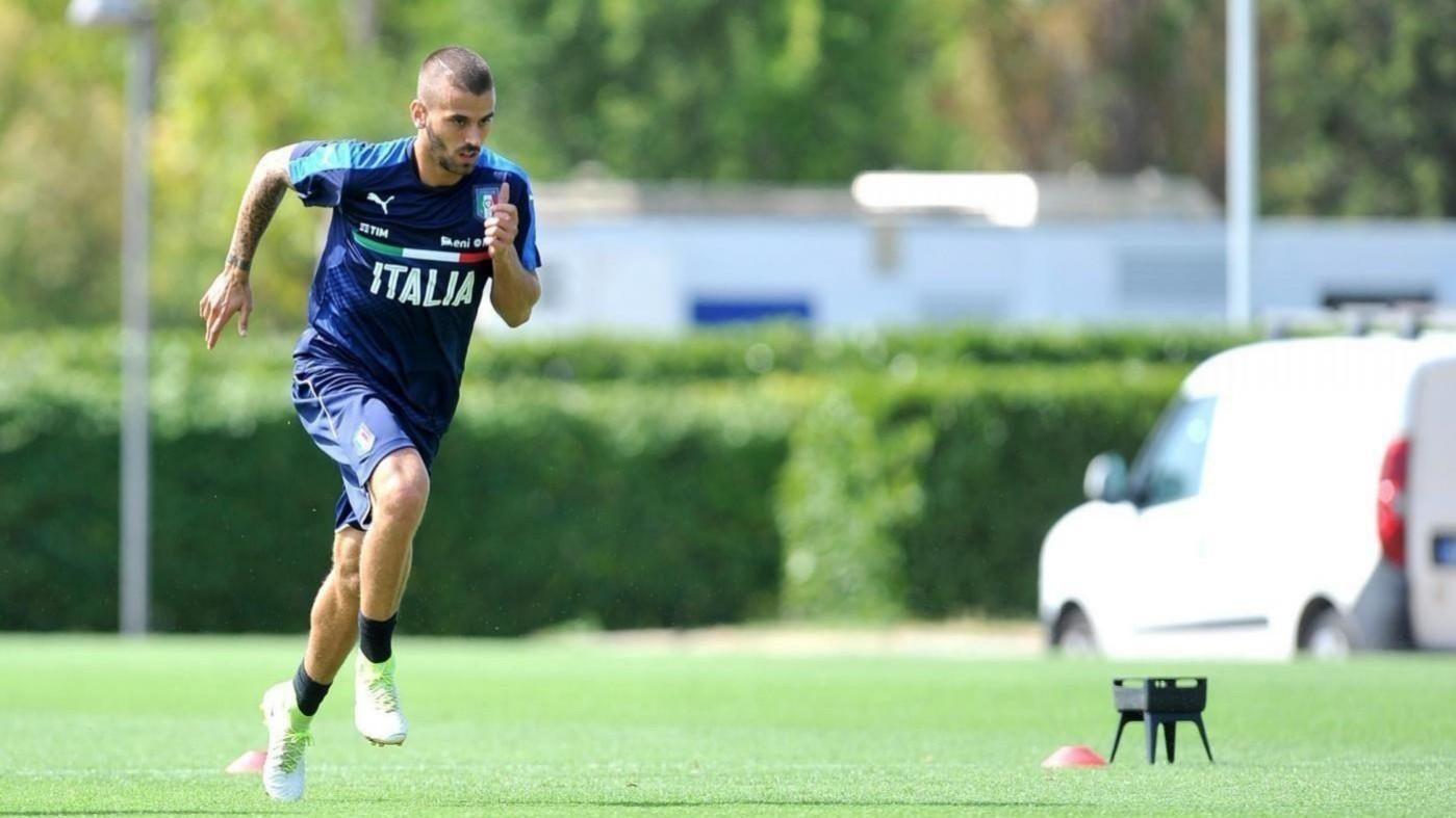 Leonardo Spinazzola con la maglia azzurra