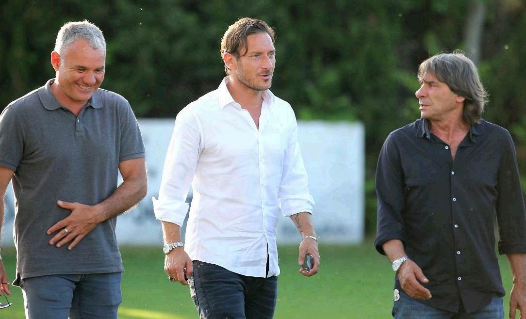 Bruno Conti e Stefano Desideri al Tre Fontane, con Francesco Totti, di Mancini