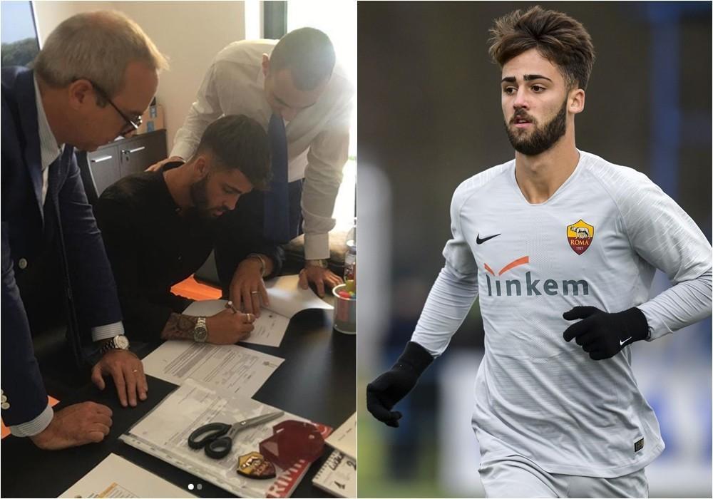 Salvatore Pezzella mentre firma il contratto, e in campo con la Roma, di LaPresse