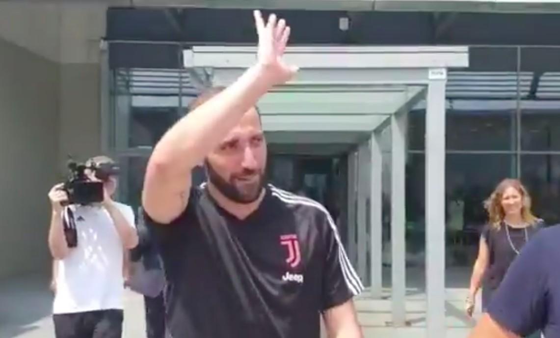 Gonzalo Higuain dopo le visite mediche