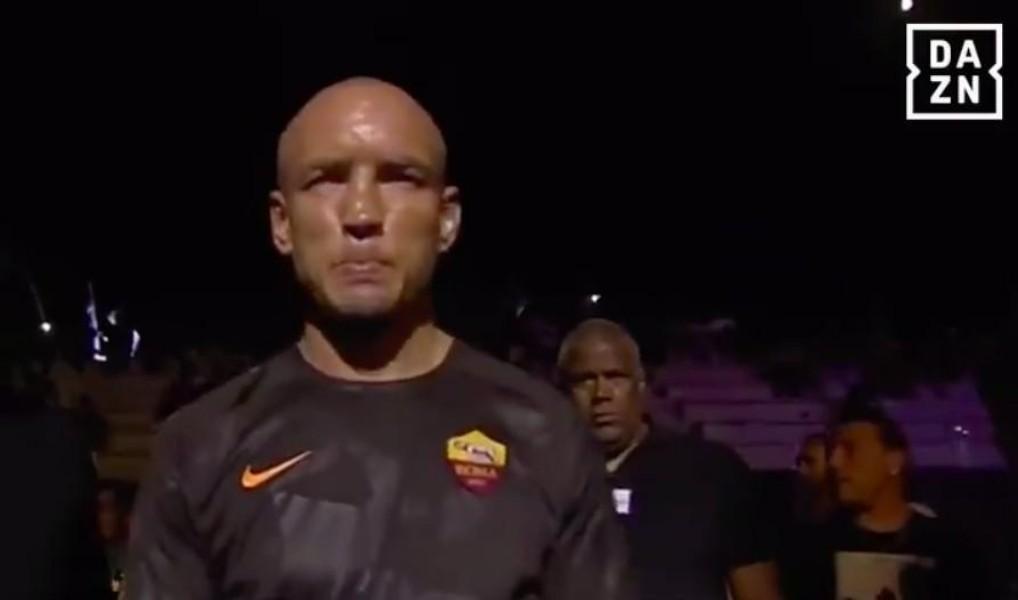 Sergio Demchenko con la maglia della Roma (@DAZN_IT)