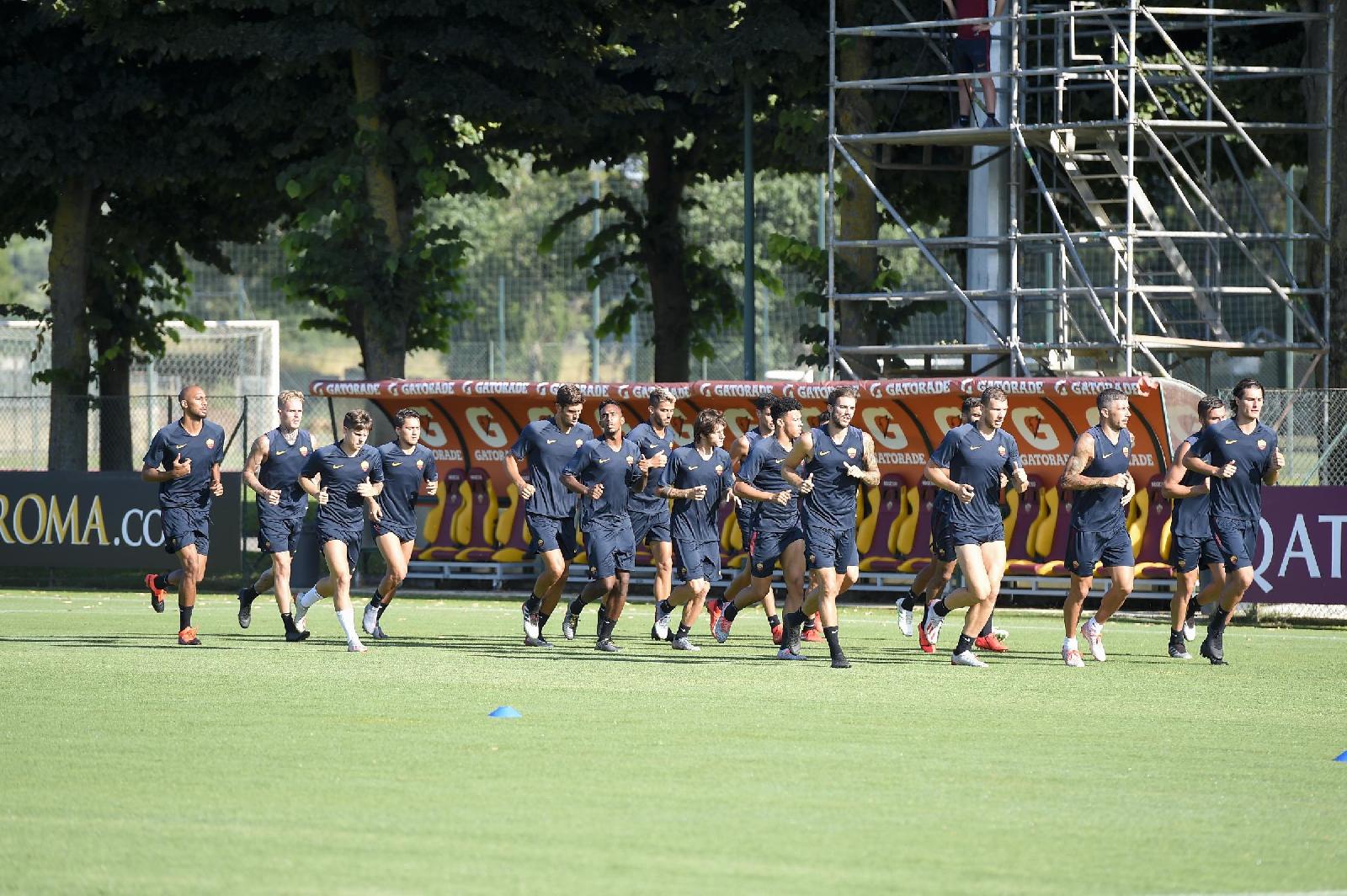 La Roma si allena sui campi di Trigoria, di LaPresse