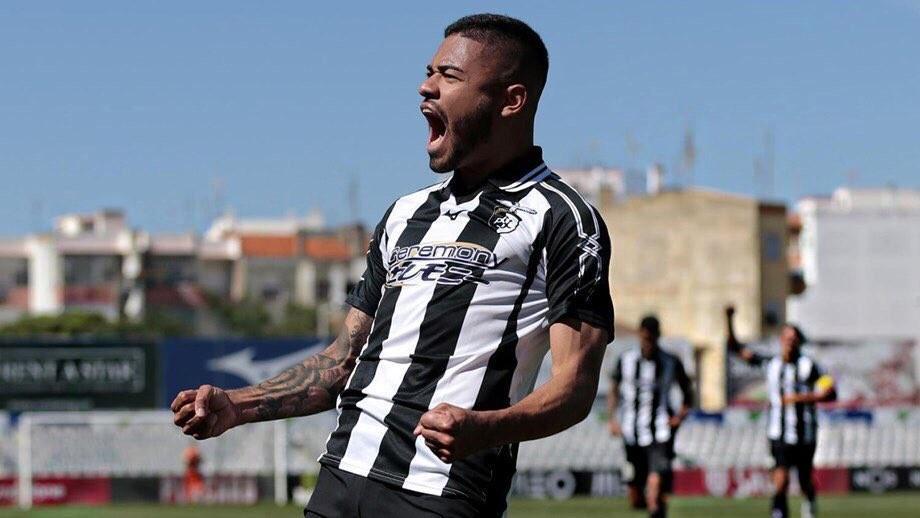 Bruno Tabata, calciatore brasiliano classe '97, con la maglia del Portimonense