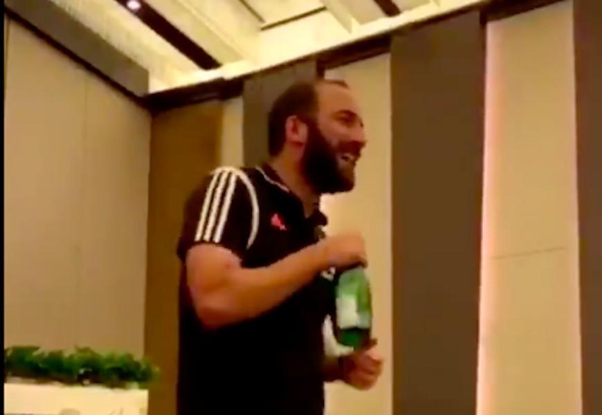 Gonzalo Higuain in ritiro con la Juventus