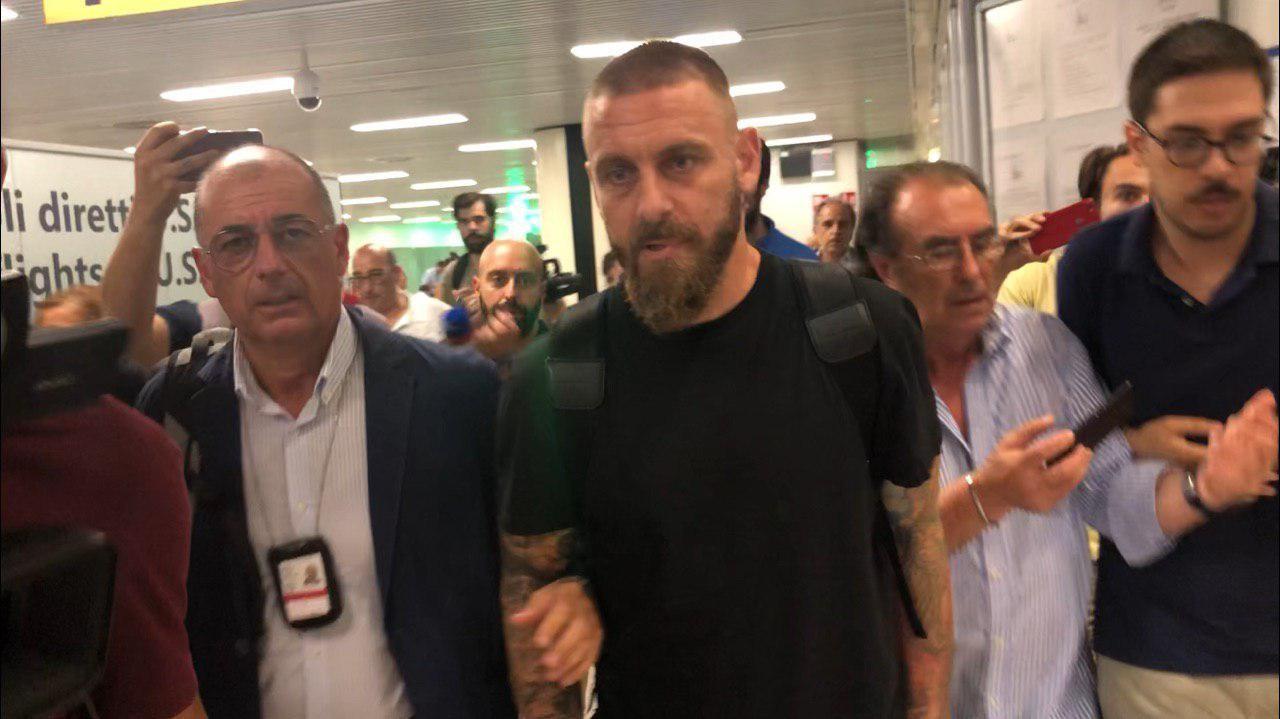 Daniele De Rossi a Fiumicino prima della partenza