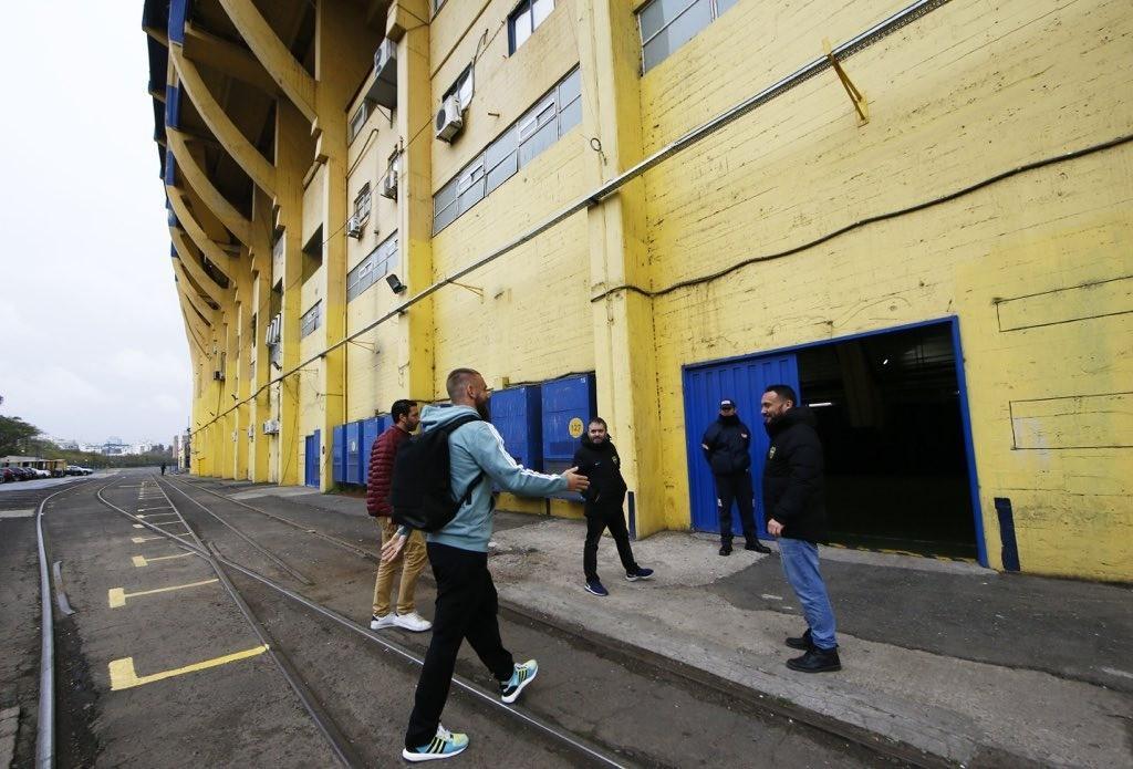 De Rossi fa il suo ingresso a La Bombonera, foto pubblicata dall'account ufficiale del Boca