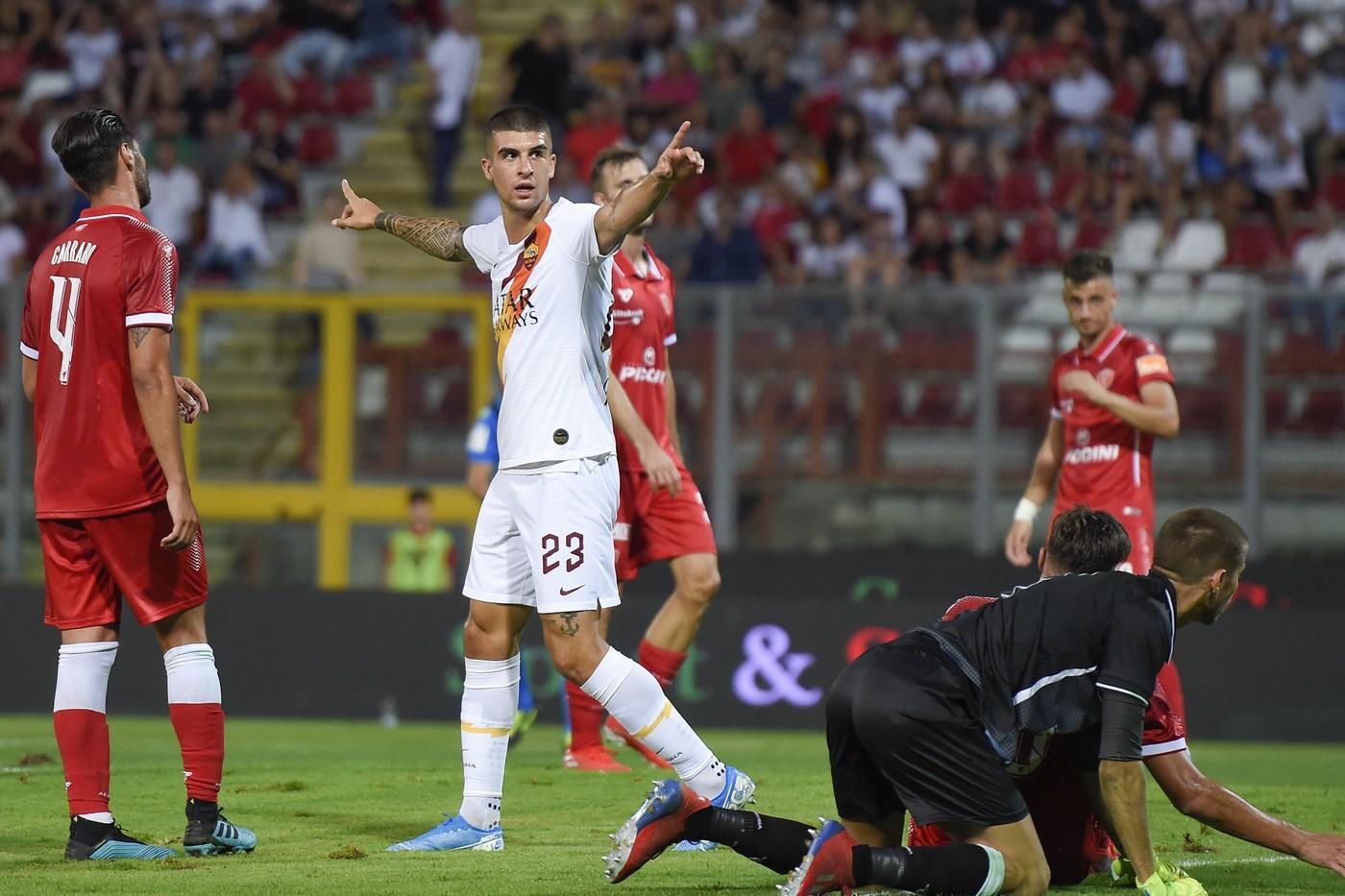 Gianluca Mancini esulta dopo il primo gol nell'amichevole contro il Perugia, di LaPresse