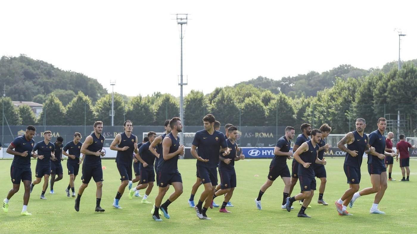 La squadra si allena a Trigoria, di LaPresse