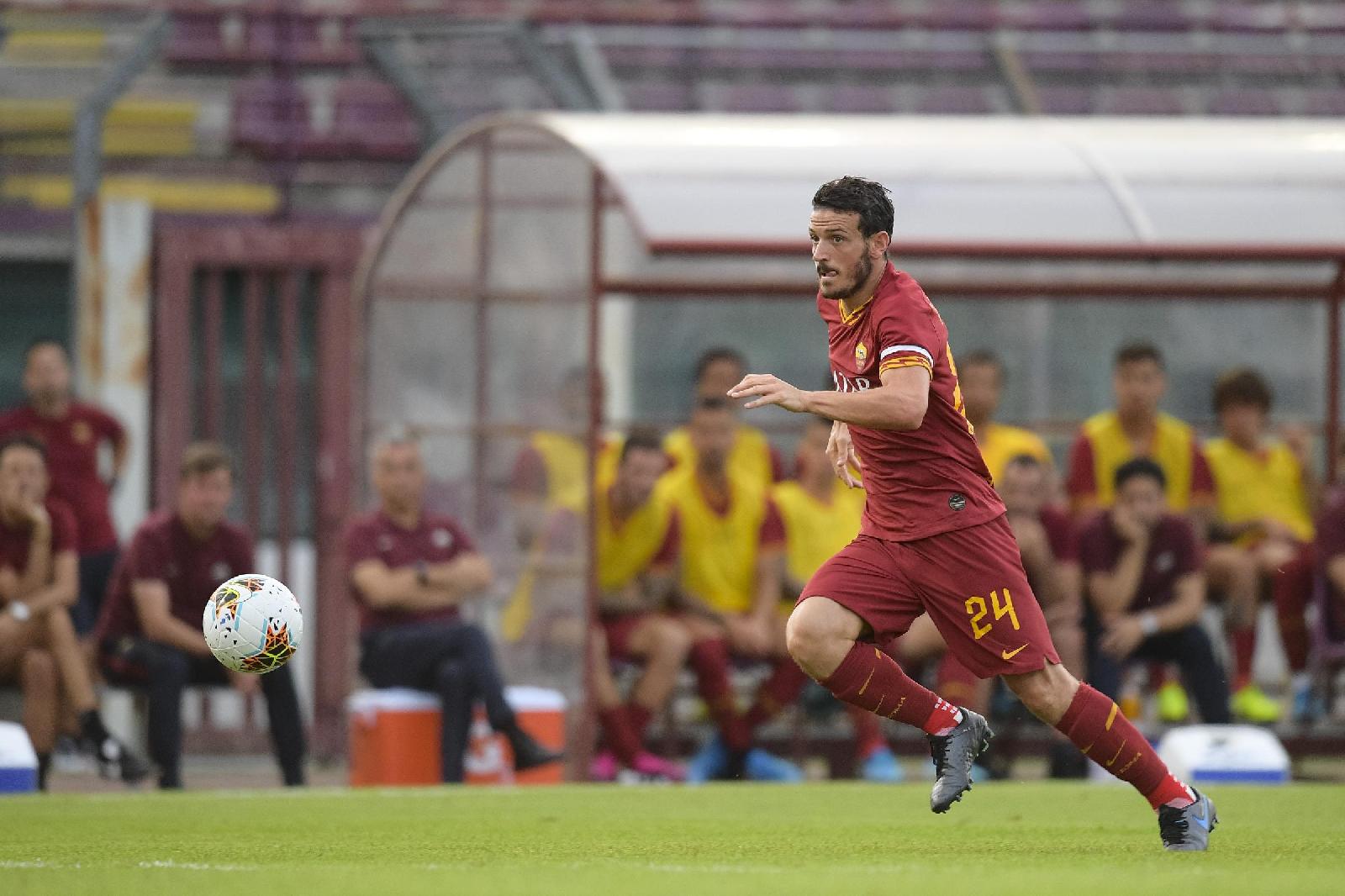 Florenzi va palla al piede, di LaPresse