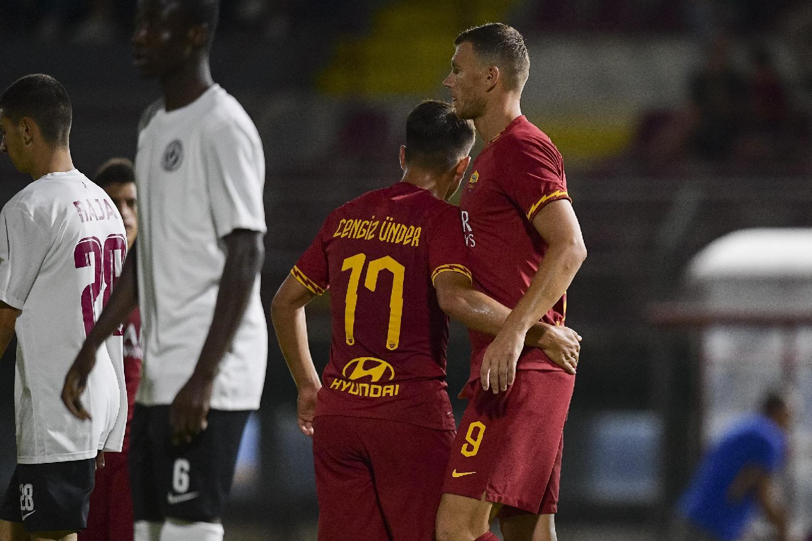 Cengiz e Dzeko in campo contro l'Arezzo, di LaPresse