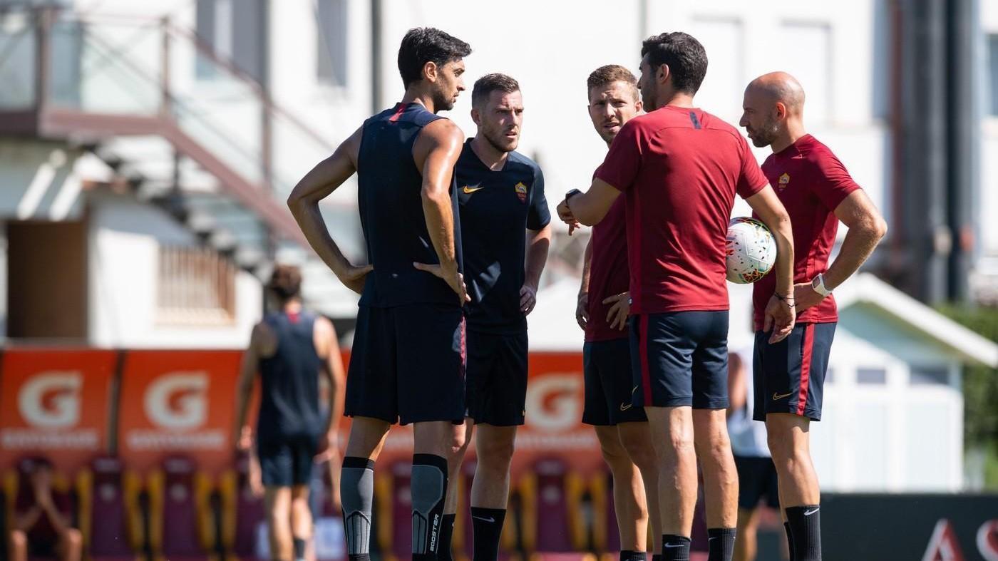 Seduta mattutina a Trigoria, di LaPresse