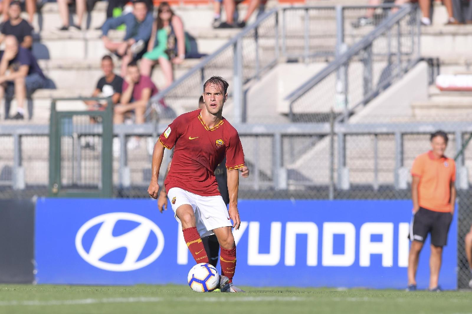 Alessio Riccardi con la maglia della Roma, di LaPresse