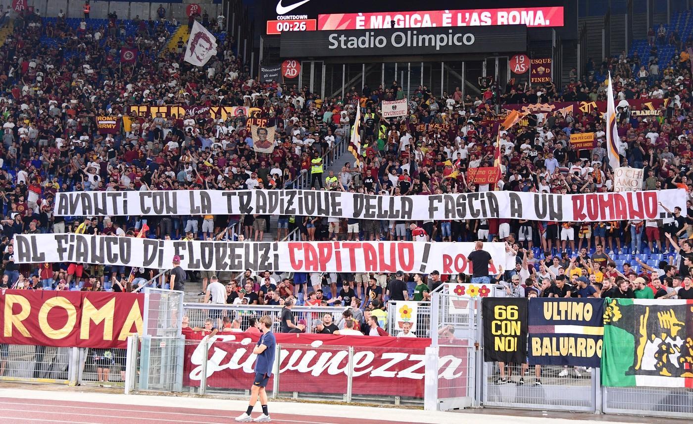 Lo striscione della Curva Sud per Florenzi, di LaPresse