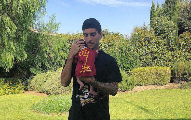 Lorenzo Pellegrini e la figlia Camilla (@lorepelle7)