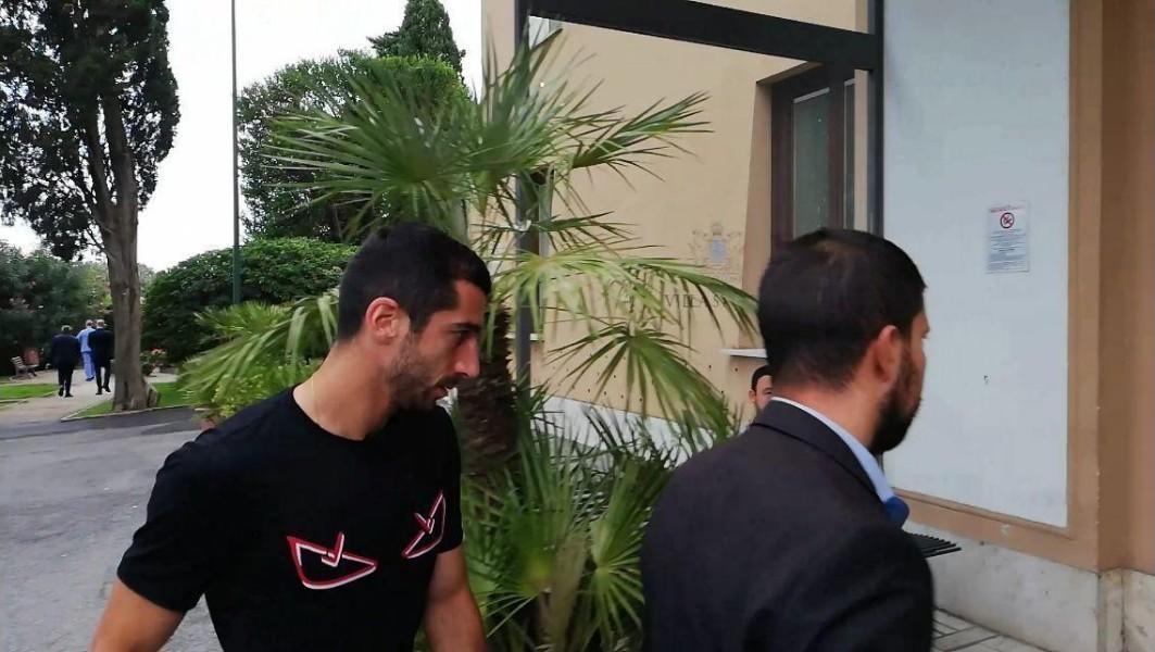 Mkhitaryan a Villa Stuart per le visite mediche