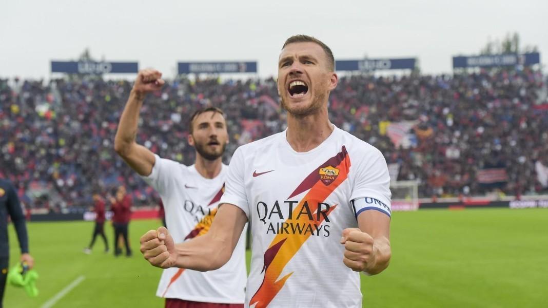 Edin Dzeko dopo il gol di Bologna, di LaPresse