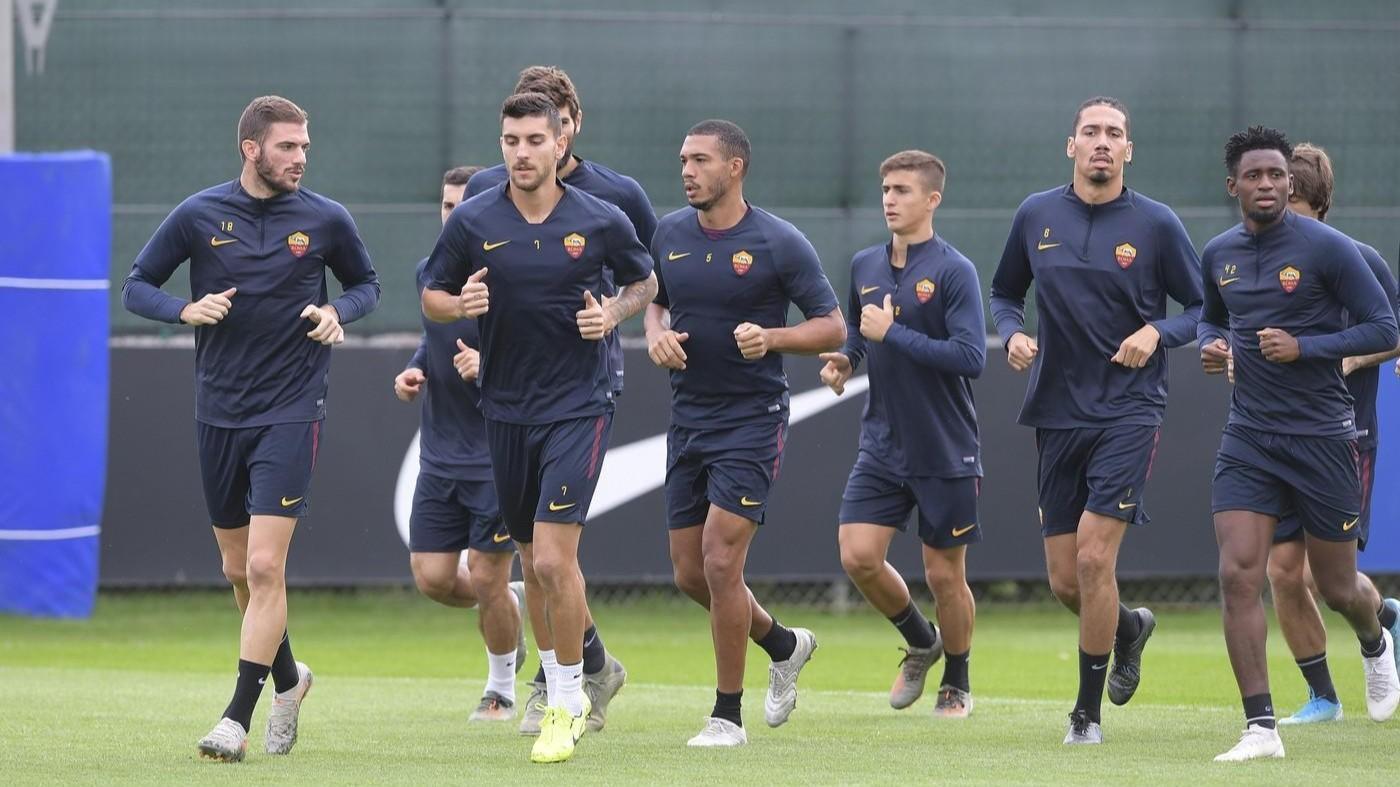 La squadra a Trigoria durante l'allenamento mattutino, di LaPresse