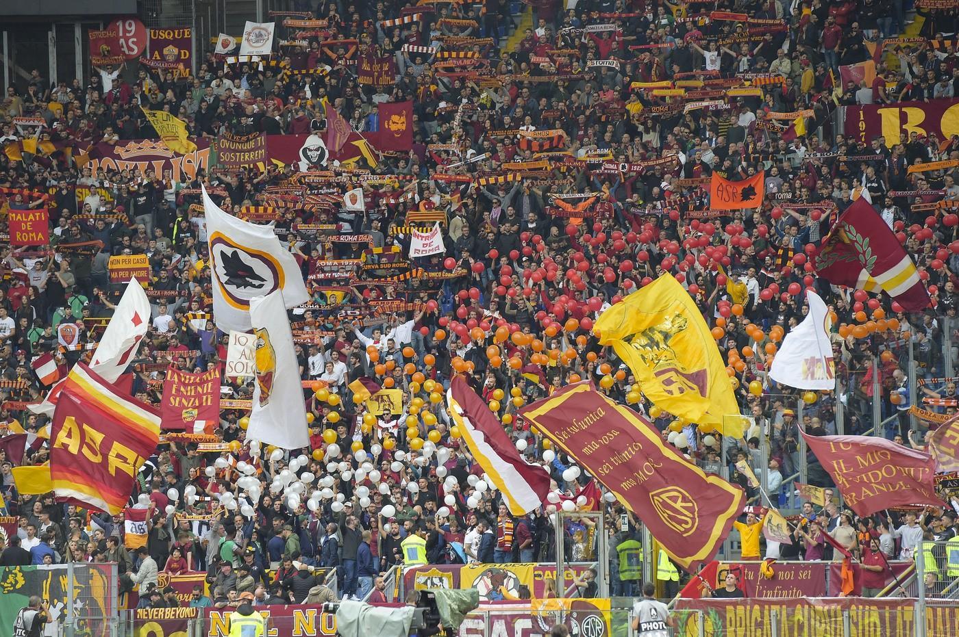 La Curva Sud durante Roma-Napoli, di LaPresse