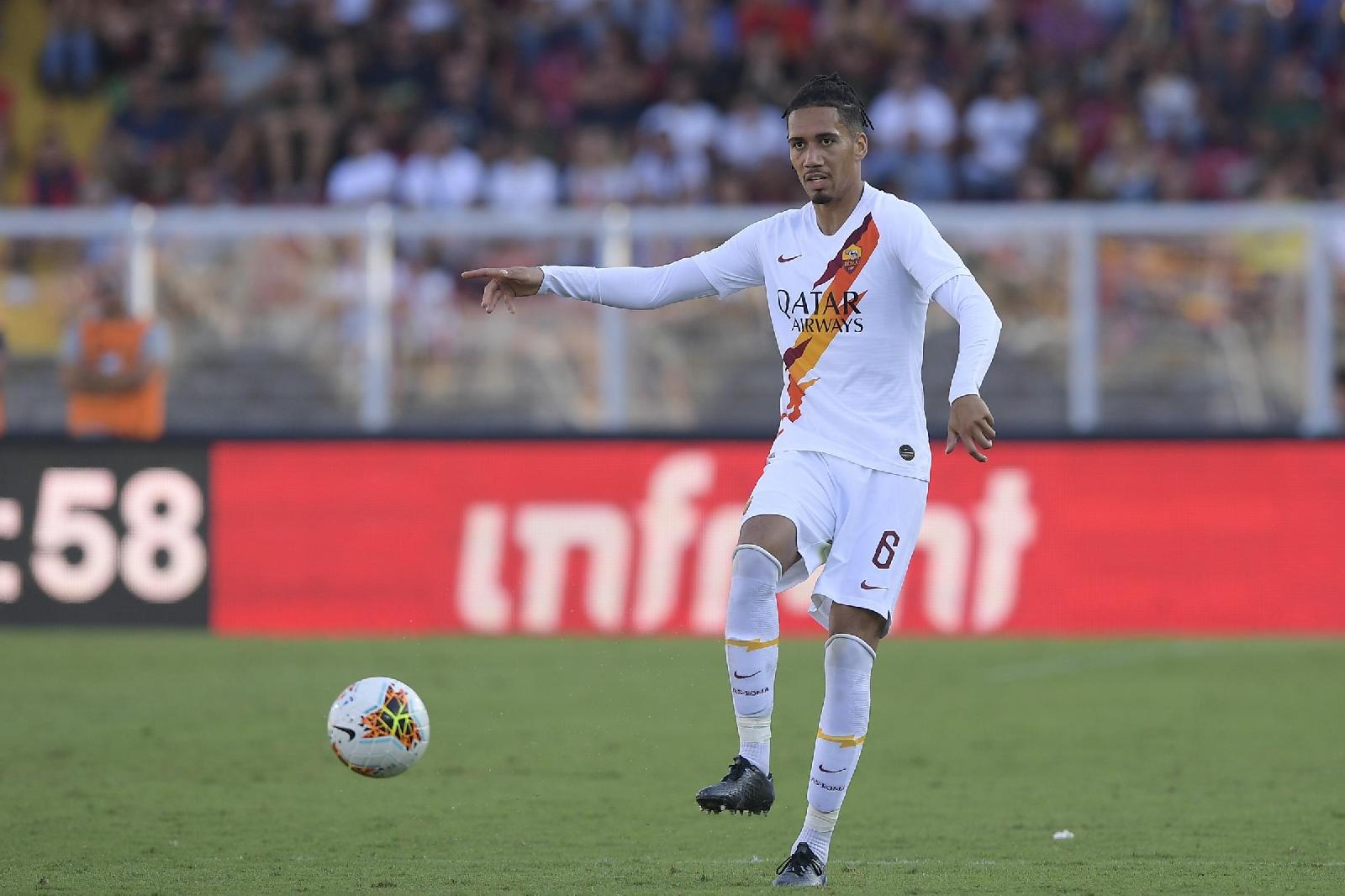 Chris Smalling in azione durante Lecce-Roma, di LaPresse